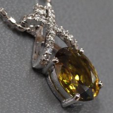 画像2: K18WGスフェーンダイヤモンドペンダント 2.54 D0.18 5.7g AJ付45cm (2)