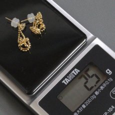 画像10: K18 ダイヤモンドピアス　D0.23 D0.26 2.5g 王冠モチーフ (10)