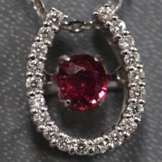 画像2: Pt900/850ルビーダイヤモンドネックレス 馬蹄モチーフ R0.59 D0.20 4.9g AJ付45cm (2)