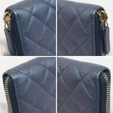 画像4: シャネル マトラッセ ココマーク キャビアスキン ラウンドファスナー 長財布 イリディセントブルー 27番台 (4)