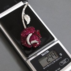 画像9: 750WG ルビー ダイヤモンド ブローチ フラワーモチーフ 24.4g (9)