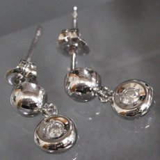 画像1: Pt900 ダイアモンド ピアス 2.9g (1)