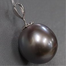 画像2: K14WG ブラックパールペンダントトップ 3.5g (2)