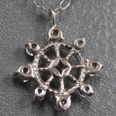 画像4: ヨンドシー K18WG ダイヤモンド ホワイトサファイア ネックレス スノーフレーク 2008年クリスマス限定 2.0g 41cm (4)