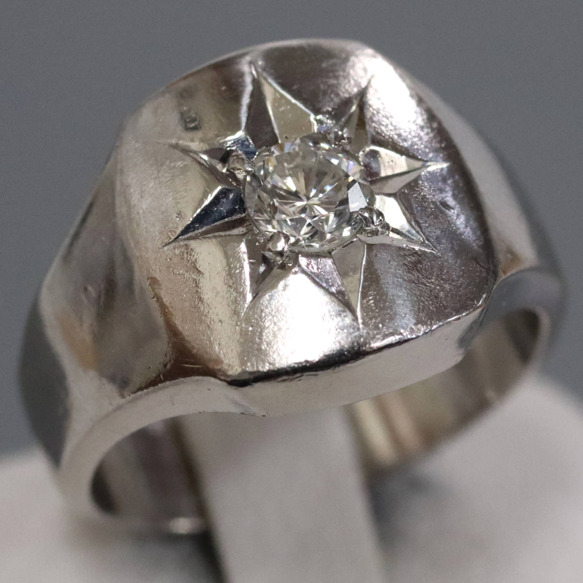 Pt900ダイヤモンドリング D0.36 16.7g #13.5 印台