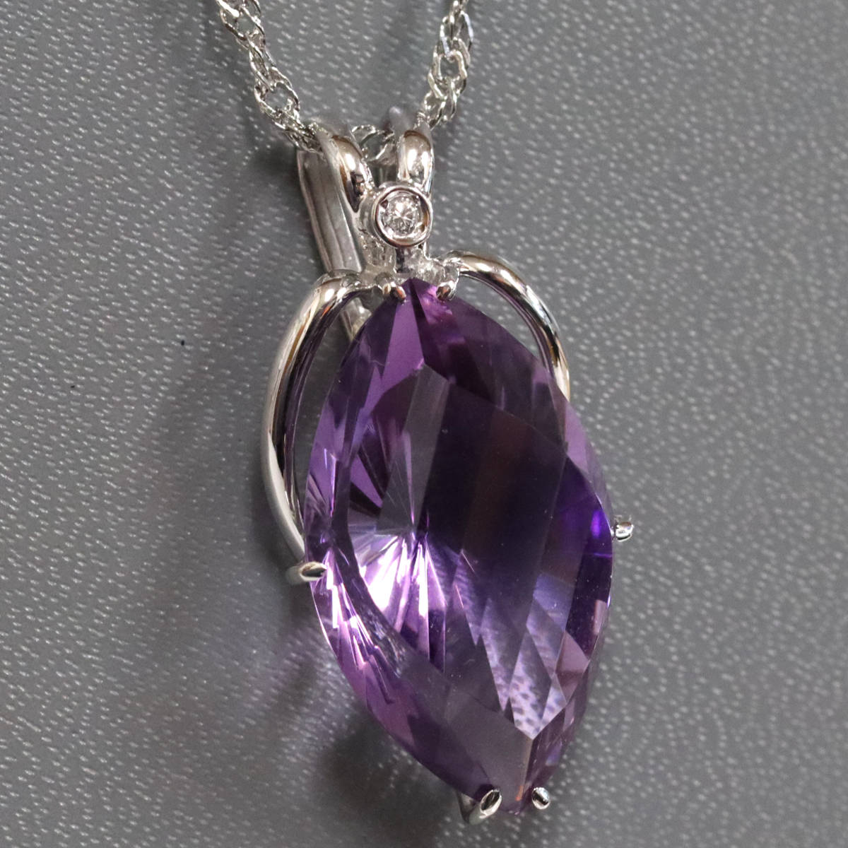 Pt850/K18WGアメジストダイヤモンドペンダント AM20.39 D0.02 12.1g 55cm
